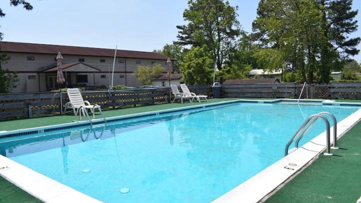 Deep Hole Condo | Rise & Shine- Adorable Efficiency w/Views & Pool!