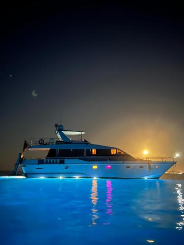 Madliena Boat Rental | Riti Yacht