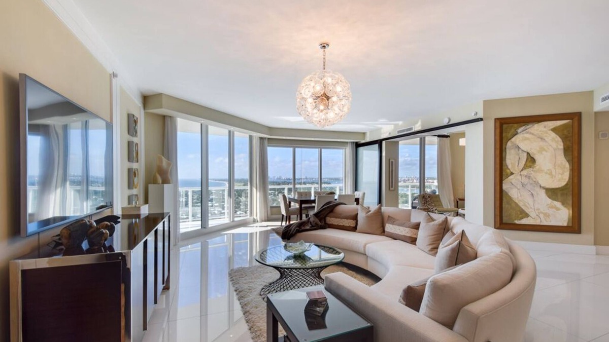 Singer Island Condo | Ritz multi mil 17 flr lux priv beach access ocean view restaurant 2 pool 2 spas