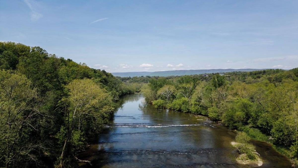 Woodstock Cabin | Rivah Retreat -River Front- Fishing -Hot tub