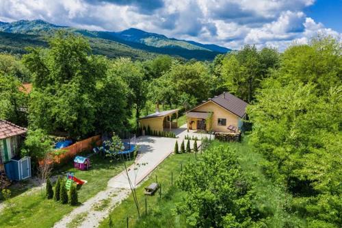 Cristian House | River Residence Chalet