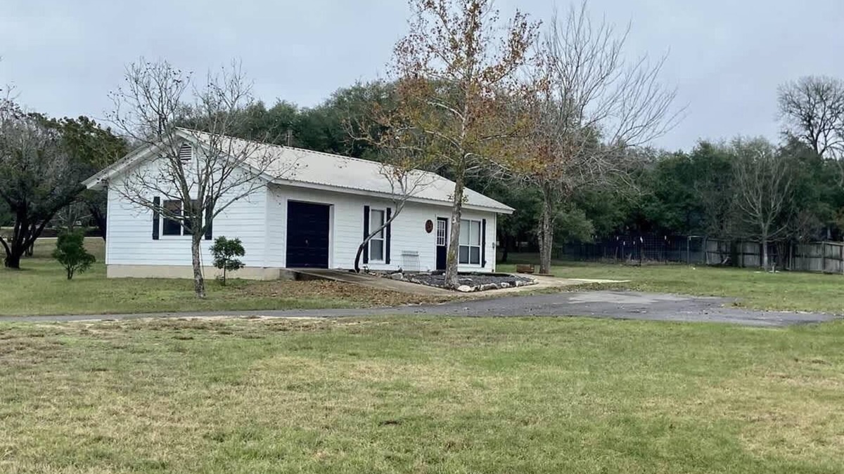 Kyle House | River Access | Pet Friendly | Fishing | Sleeps 4