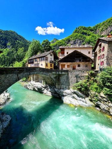 Campertogno House | River and Mounts