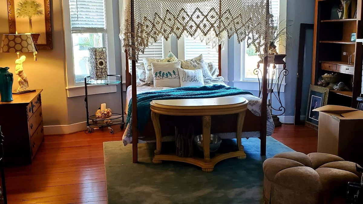 Tappahannock Apartment | River apartment, 1 block from River.