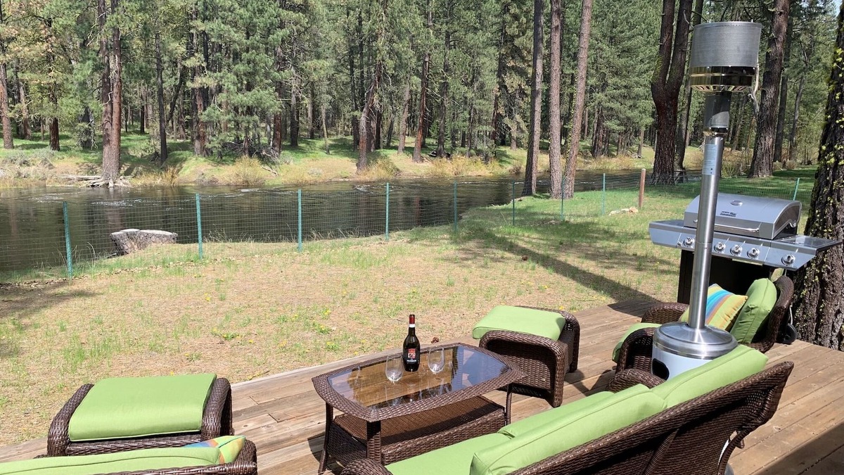 Plumas Eureka Estates House | River Cabin with Stunning Views and EV Charger