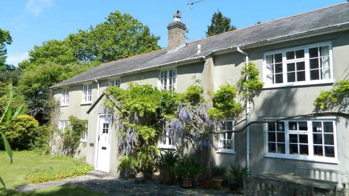 Holmebridge House | River Cottage a country retreat in wooded gardens