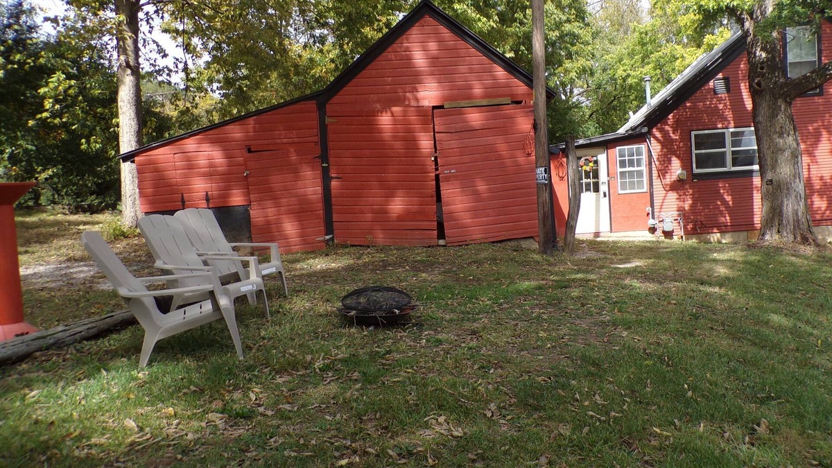 Patterson House | River Cottage Along the Illinois River.