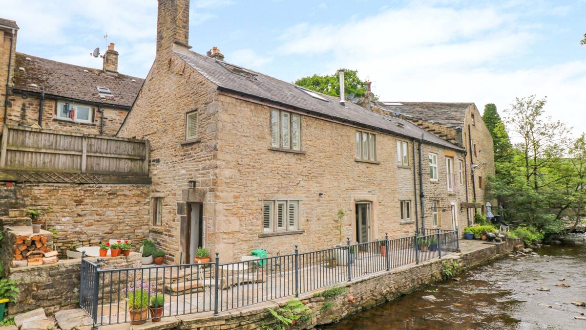 Hayfield Cottage | RIVER COTTAGE HAYFIELD, family friendly, with open fire in Hayfield