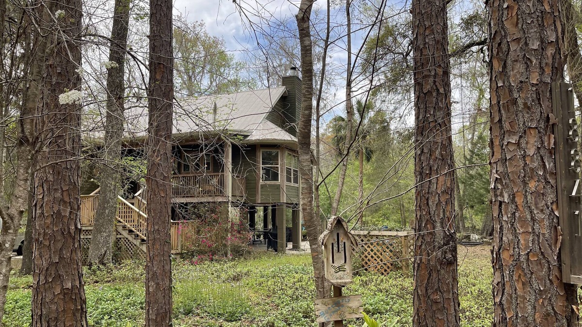 High Springs House | River cottage on the wild and scenic Santa Fe River in High Springs, Florida.
