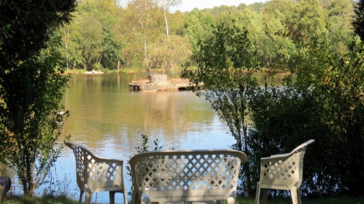 Balledent Cottage | River Cottage: Private Lakeside Gite In Idyllic Location. A Great Place To Relax