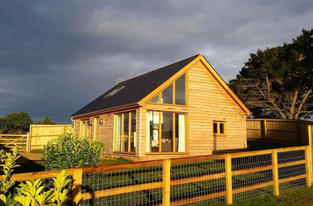 Woodbridge House | River Cottage - Stunning estuary views