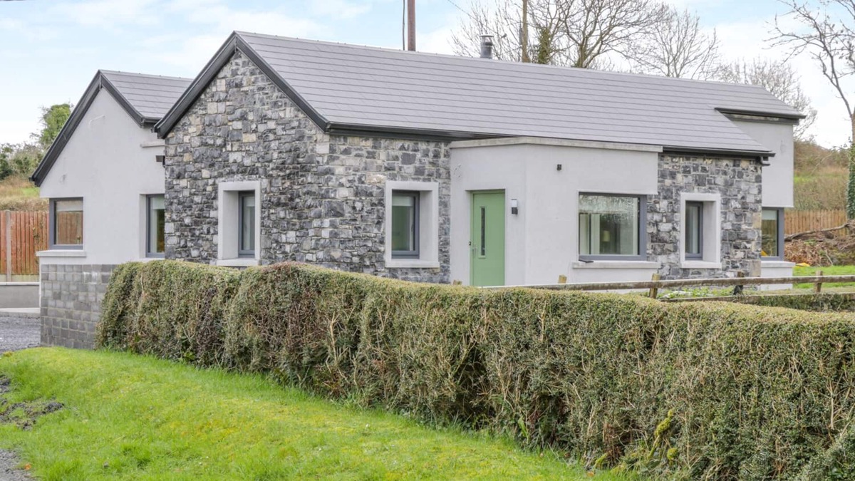 Sligo Cottage | RIVER DALE, family friendly in Sligo Town, County Sligo