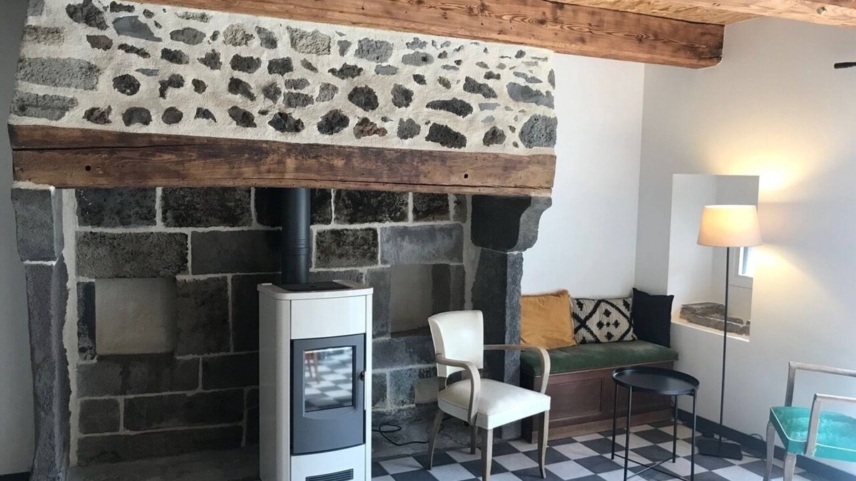 Saint-Bonnet-pres-Orcival House | River Cottage