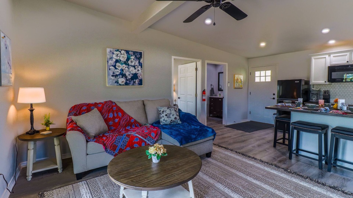 Albany House | River front comfort at Lucinda's Cabin