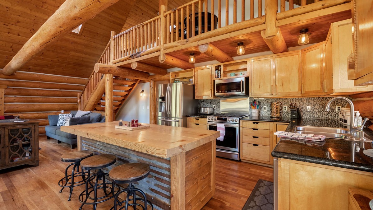Leavenworth Cabin | River Front lodge close tonLeavenworth, winerys, golfnnnnnnSTR Permit # 000230