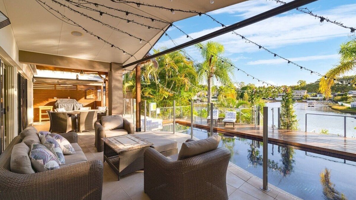 Carrara House | River Front, Private Pool & Dock, Fairy Light 4BR
