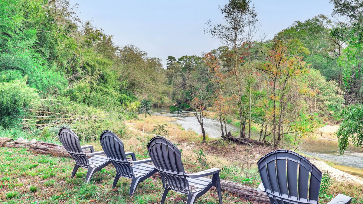McComb Cottage | River Frontage: Quiet Mississippi Vacation Rental