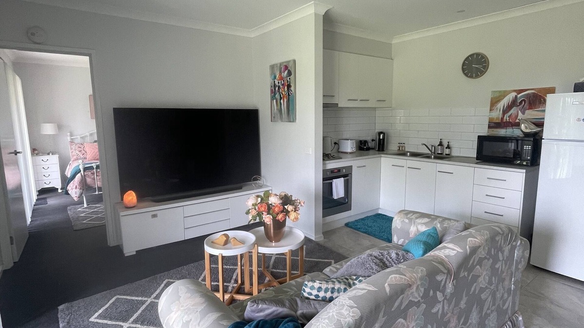 Axedale Bed & Breakfast | River Gardens Axedale Pet Friendly B&B Farm Stay - Self Contained Unit