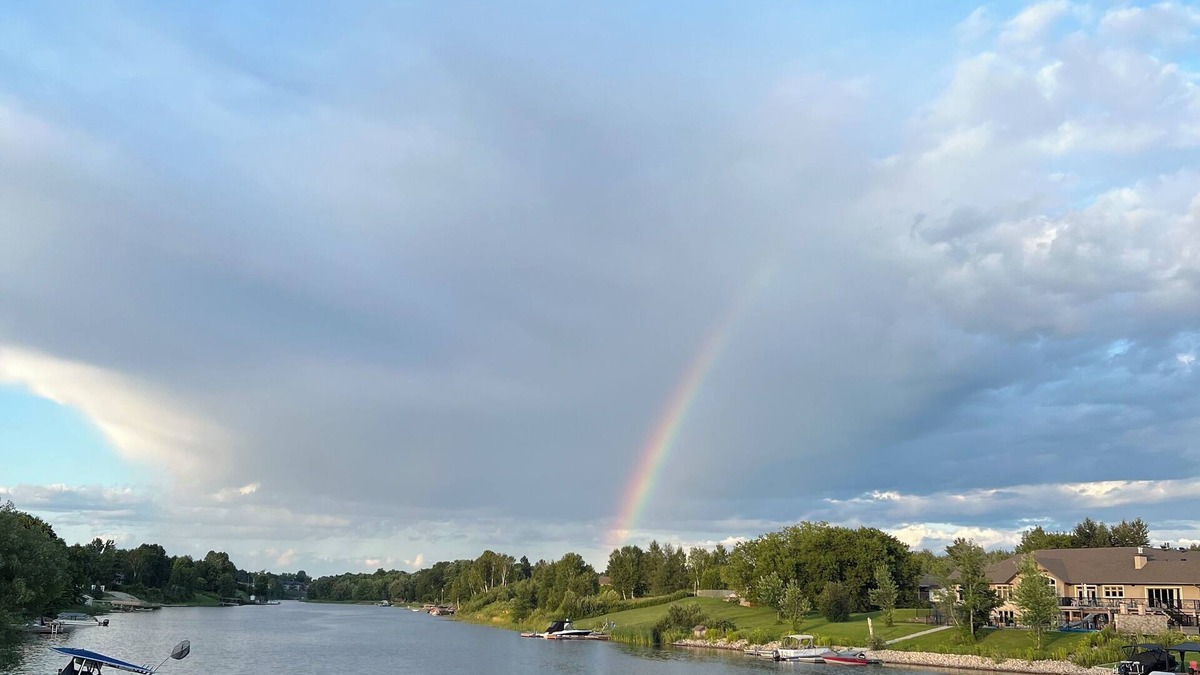 Sturgeon Falls House | River Gem! A little piece of waterfront paradise with a cozy river home.