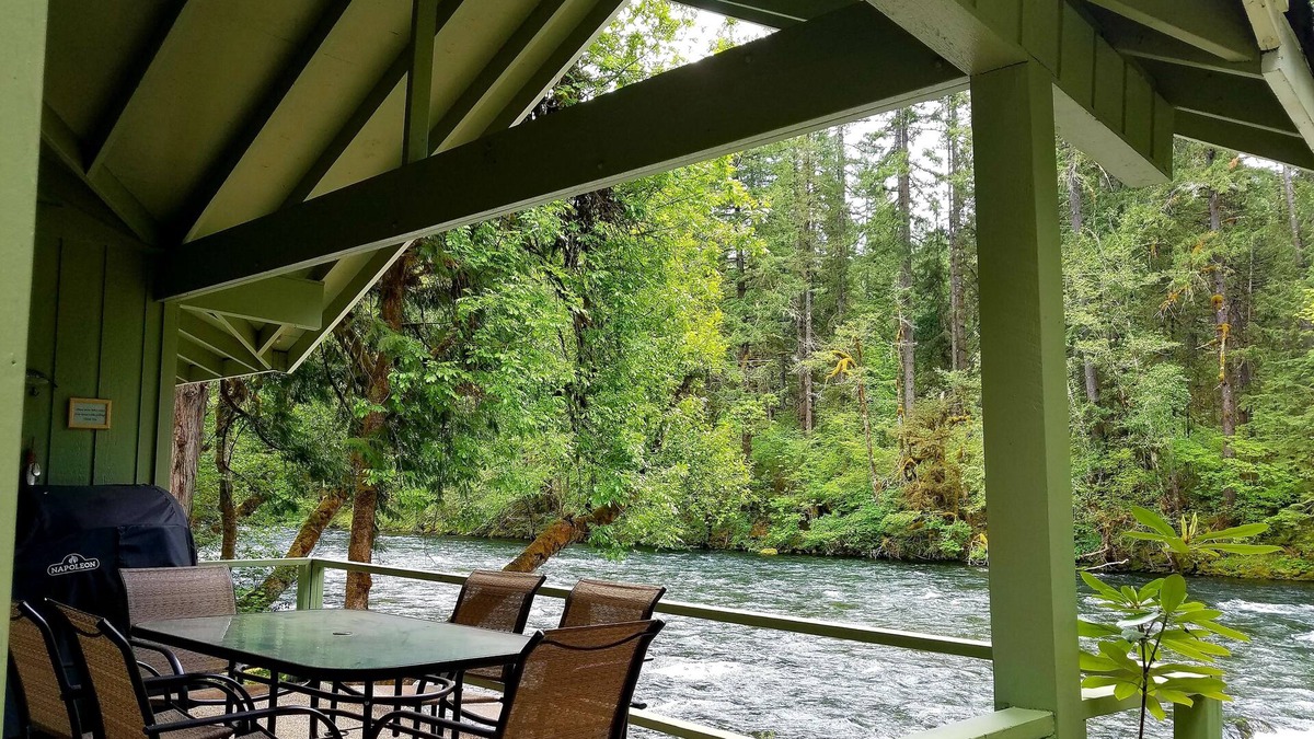 Blue River House | River Haven on the McKenzie