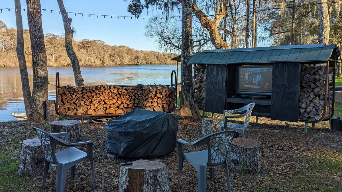 Old Town House | River Haven: Scenic Riverfront RV on Historic Suwannee River
