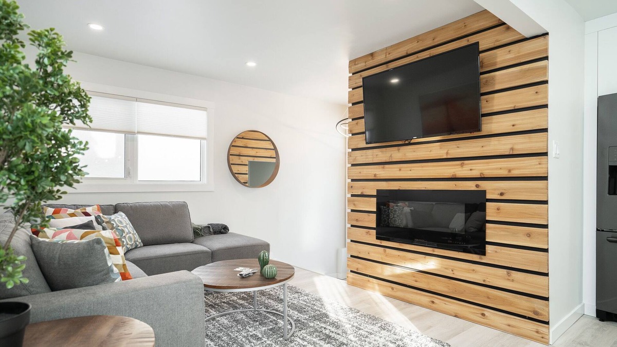 Tuxedo House | River Heights+Striking 4 Bdr Home+Parking(759)