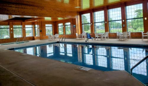 Hudson Hotel | River Hill Inn & Suites