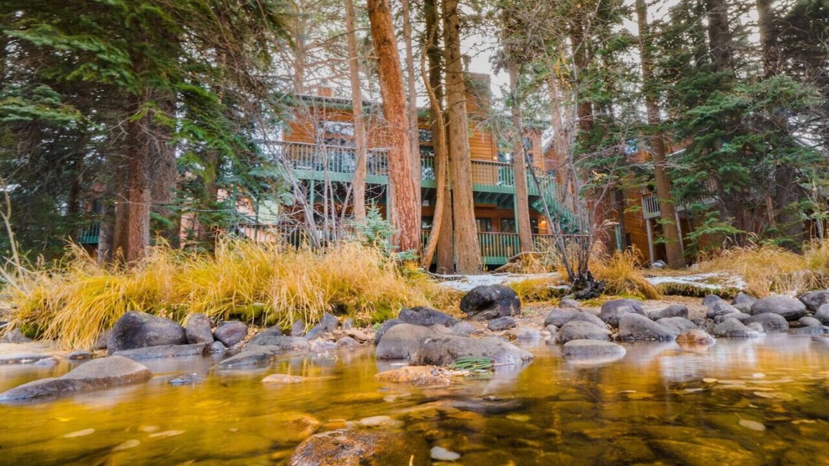 Aspen Brook House | River, Hot Tub, King Beds, Walk Into Nat'l Park