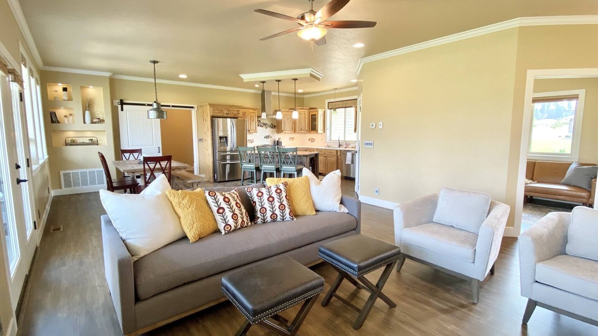 Florence House | River House-4 Bedroom 2.5 Bath