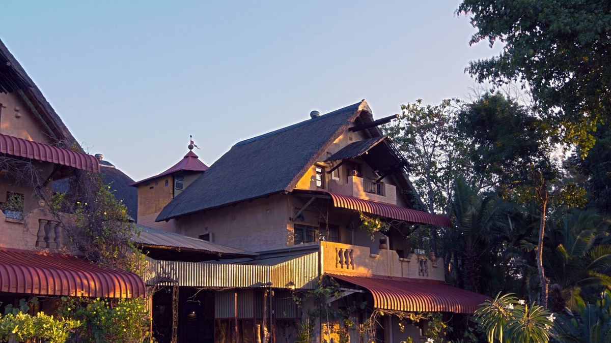 Malelane Cabin | River House Bush and Safari Lodge