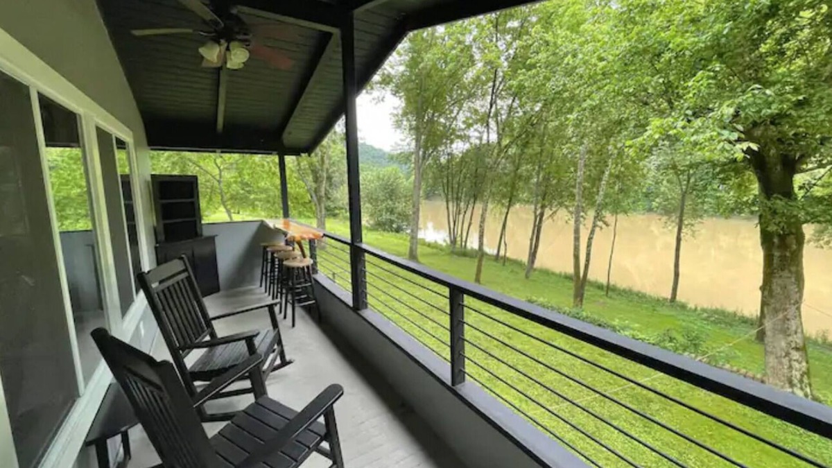 Keene Cottage | River House - Cottage with KY River View & Access