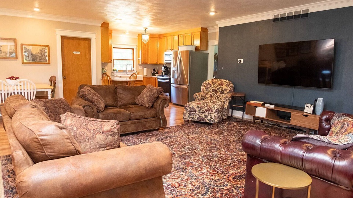 Rockton House | River House in historic Rockton, IL