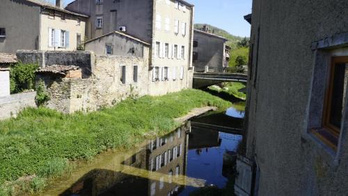Chalabre House | River House in medieval bastide South of France