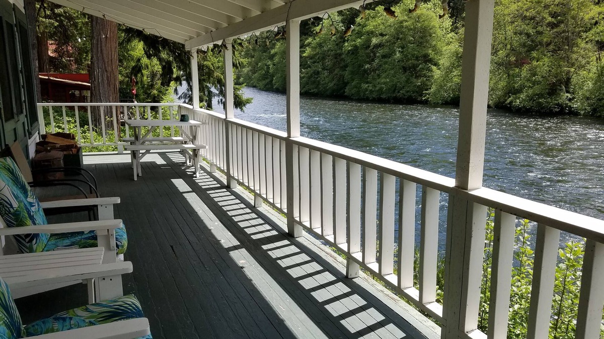 Blue River Cottage | River House on the McKenzie