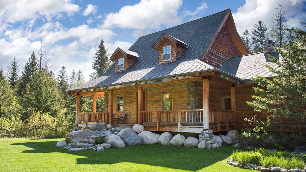 Nye House | River Island House - Luxury Mountain Riverfront Log Home, Nye, Montana