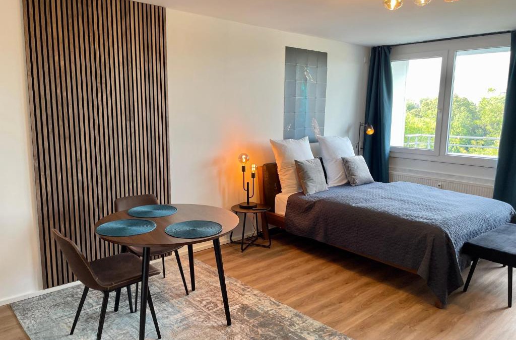 Offenbach am Main Apartment | River Main I Taunus View I Workplace I Kitchen