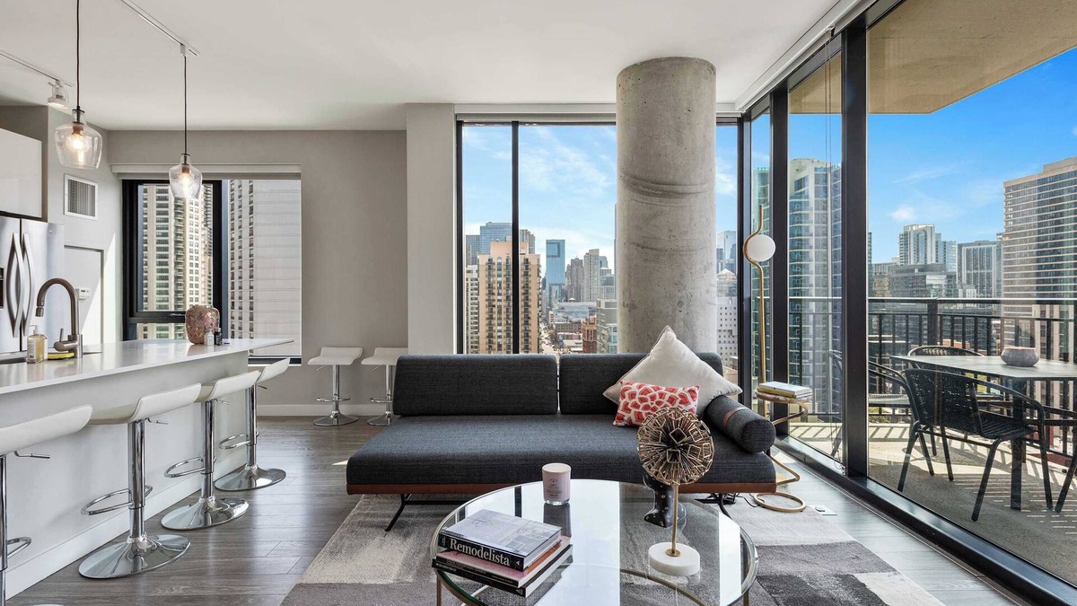 Near North Side Apartment | River North 2BR: High Ceilings, Comfort