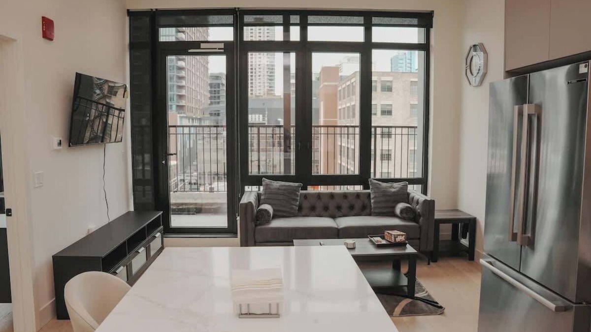 Near North Side Apartment | River North | Private Balcony With In&Out Parking