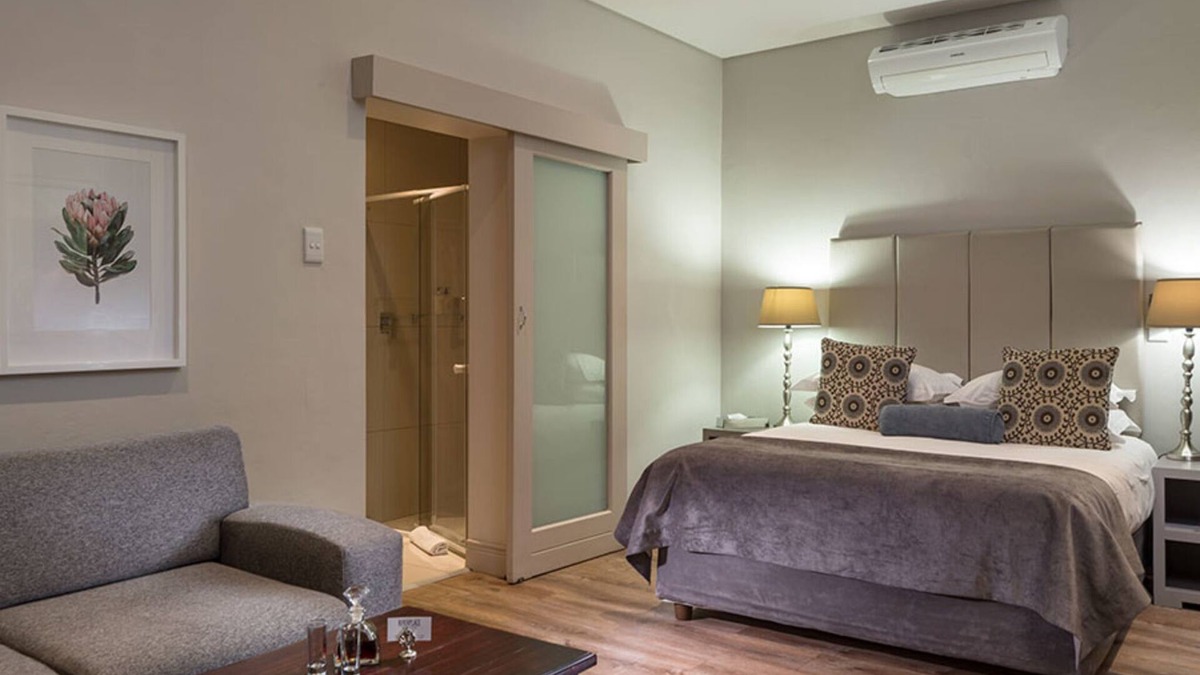 Upington Bed & Breakfast | River Place Manor - Deluxe Double or Twin Room E
