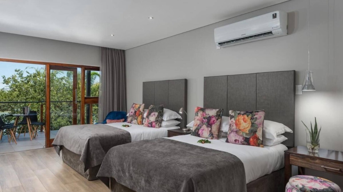 Upington Bed & Breakfast | River Place Manor - Family Room A