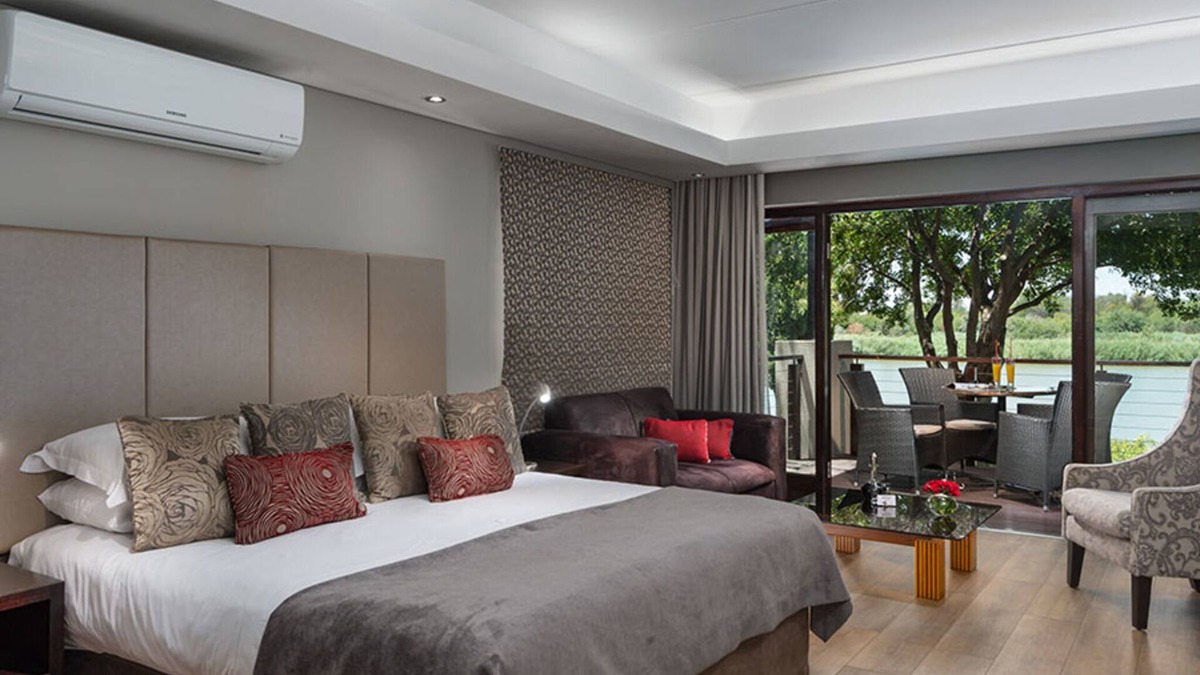 Upington Bed & Breakfast | River Place Manor - Superior Double Room D
