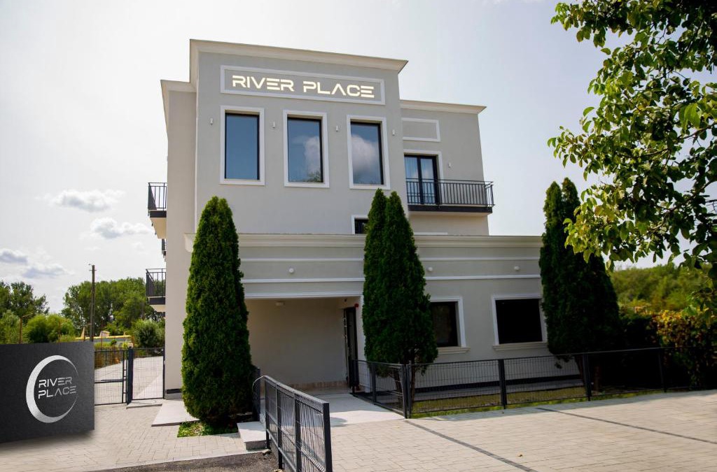 Pitesti Hotel | RIVER PLACE