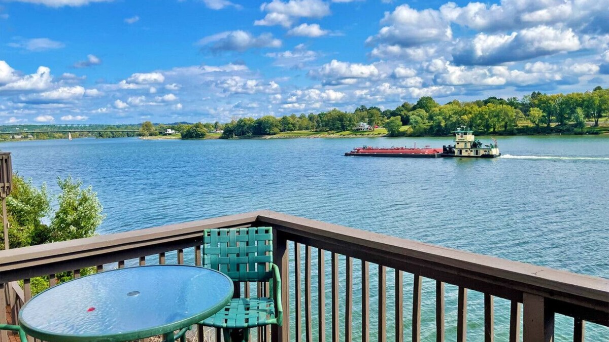 Marietta Apartment | River Port | 3 Bed Condo Waterfront on Ohio River