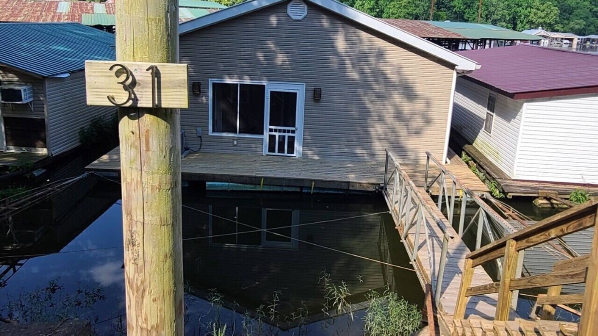Parsons House | River Queen - Majestic vacation on the water!