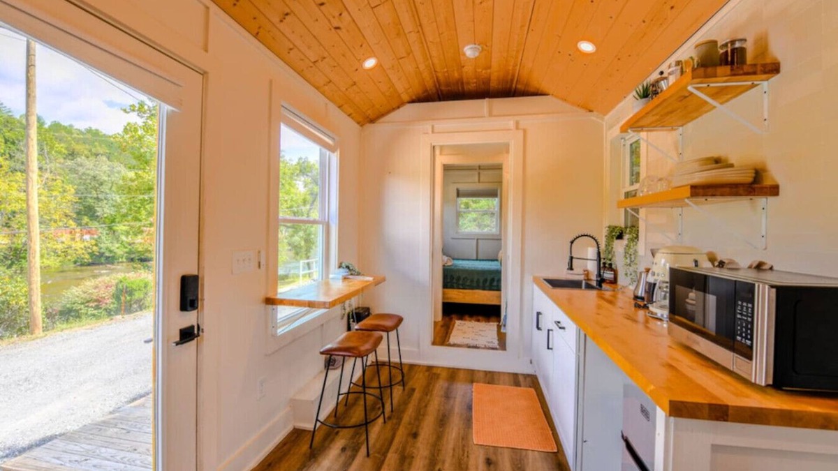 Sylva House | River Rest, Hiking, Fishing, Rafting, and 20 to Smoky Mountains!