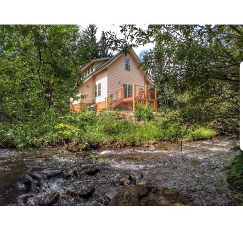 Cuchara House | River Retreat in Cuchara Valley