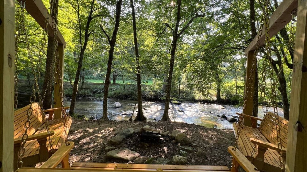 Traphill House | River Retreat near Stone Mountain
