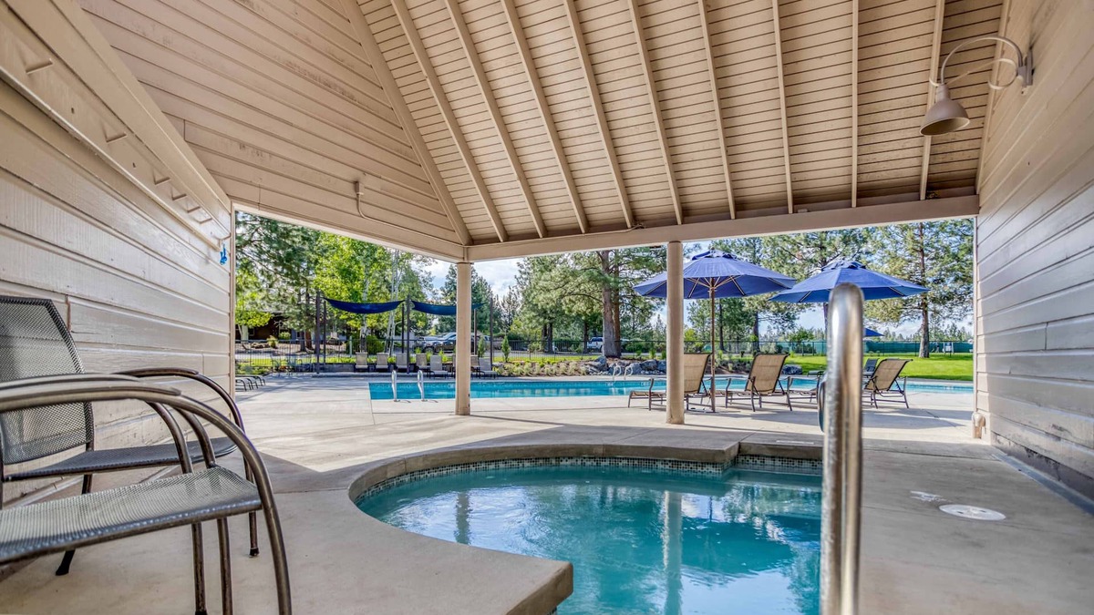 Century West Condo | River Ridge 321AB Two-Bedroom Condo, Deschutes River Views, Fireplace, Hot Tub