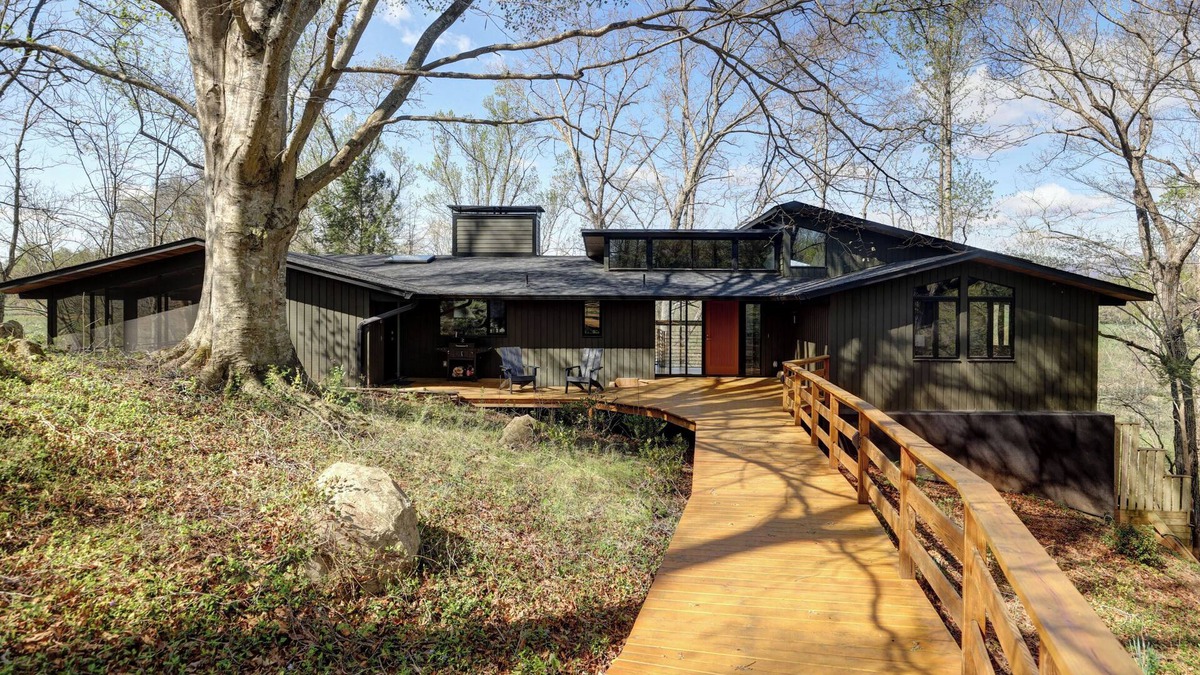 Hood House | River Ridge Overlook - Modern Riverfront Retreat | Luxe 3BR Hideaway on 20+ Acre