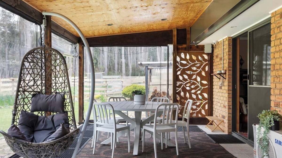 Longley House | River Rock Retreat Relaxing Country Spa Seclusion
